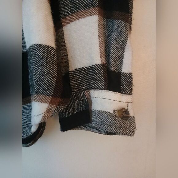 Altar'd State Soft Black White Fall Checkered Flannel Button-Down Shirt XS - Picture 4 of 12